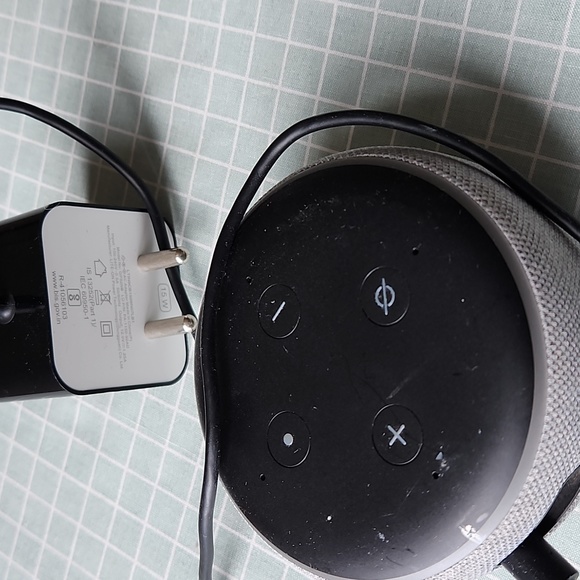 Amazon Alexa (Needs a converter) - Picture 2 of 2